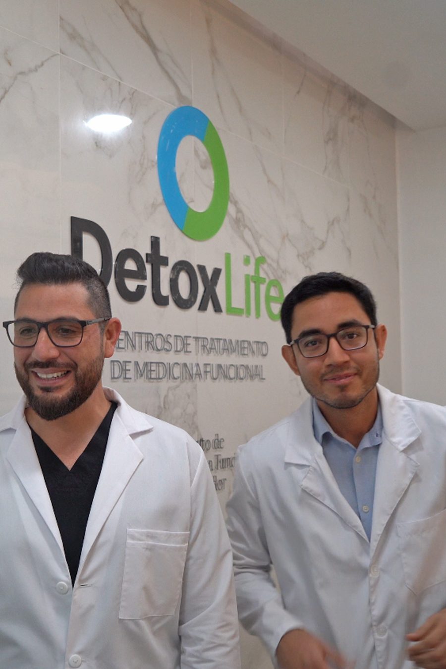 Médicos de Detox Life en el centro